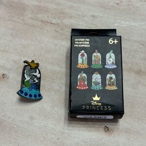 ❄️ DISNEY Princess Jasmine (Aladdin) Terrarium Blind Box Pin